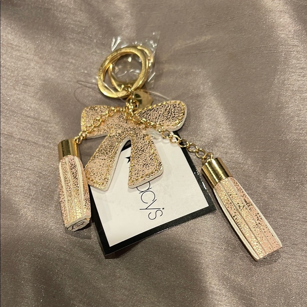 Macy's Gold Key and Card Holder Luxurious Accessory